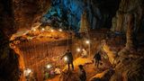 Steinzeit Grabung in einer Höhle