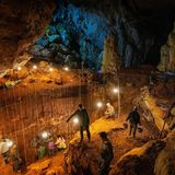 Steinzeit Grabung in einer Höhle