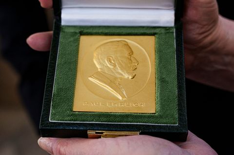 Der Preis ist eine der wichtigsten Auszeichnungen in der Medizin (Archivbild). Foto: Andreas Arnold/dpa