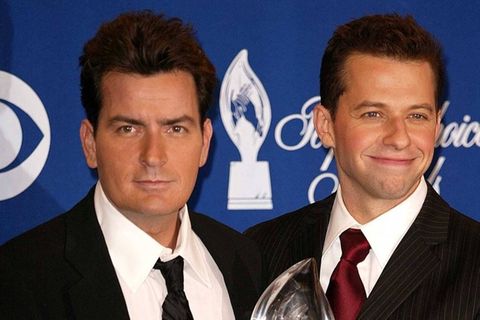 Jon Cryer (r.) stand bei "Two and a Half Men" im Schatten von Charlie Sheen.