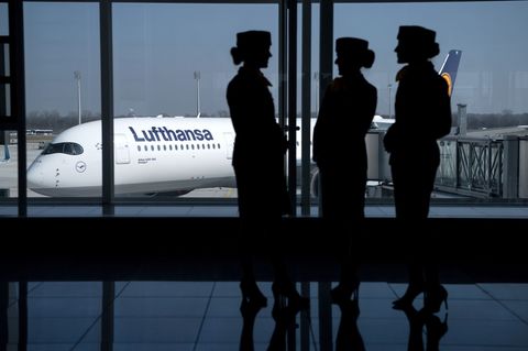 Tarifärger auch beim Kabinenpersonal für Deutschlands größter Fluggesellschaft. (Archivbild) Foto: Sven Hoppe/dpa