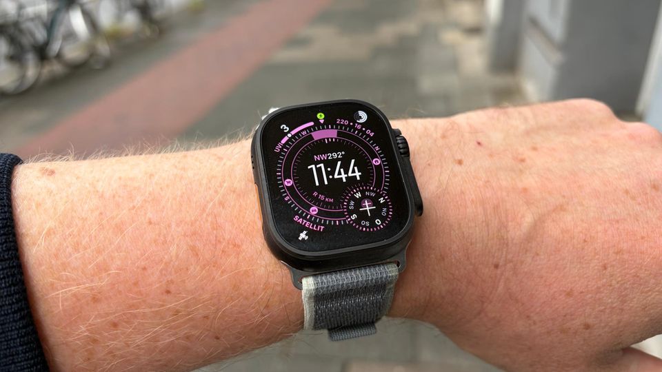 Die Apple Watch Ultra 3 am Handgelenk