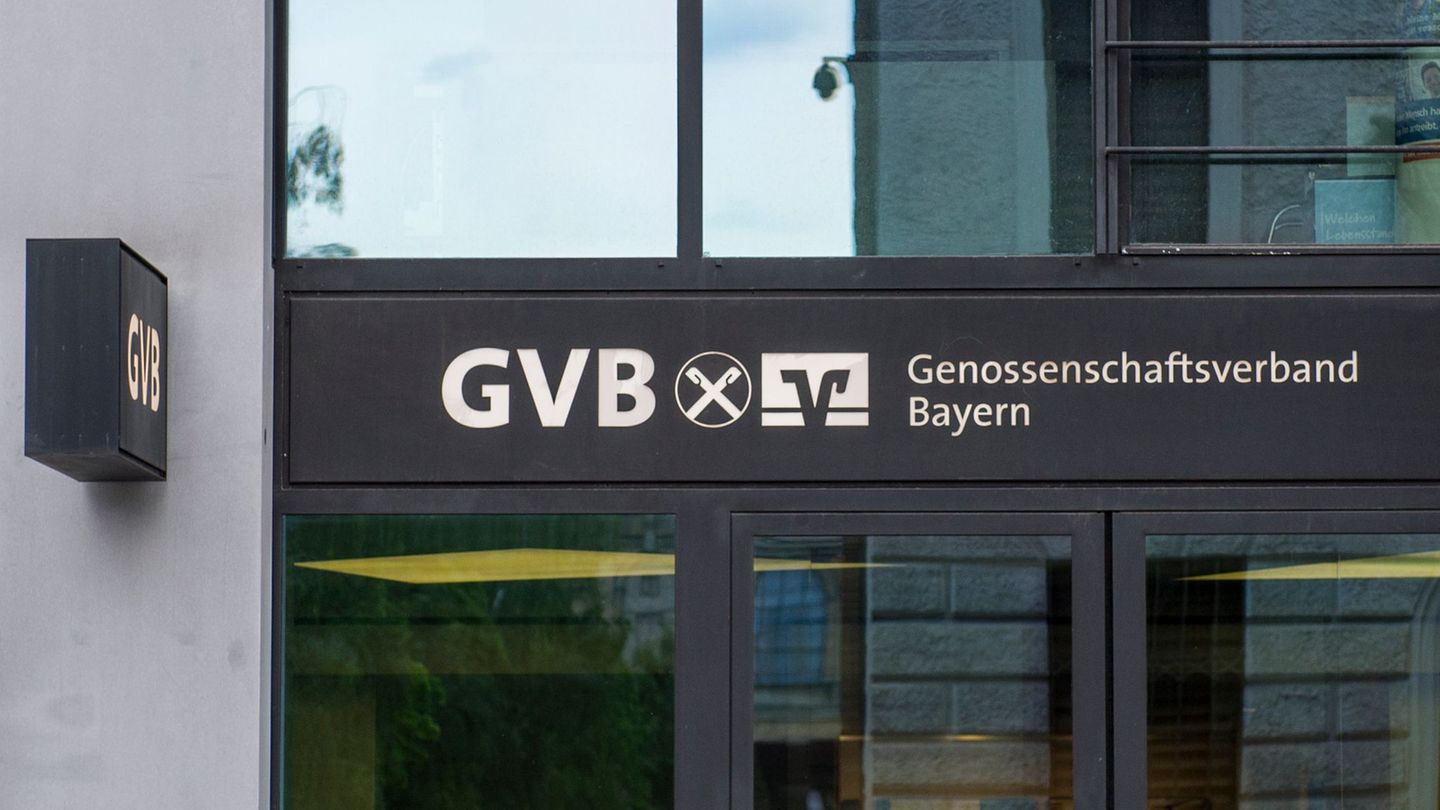 Die Zentrale des bayerischen Genossenschaftsverbands. Volks- und Raiffeisenbanken melden einen sprunghaften Anstieg der Immobili