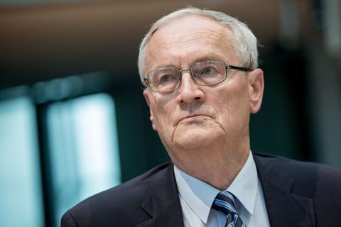 Die Hamburger Staatsanwaltschaft ermittelt gegen den früheren BND-Chef August Hanning. (Archivbild) Foto: picture alliance / dpa