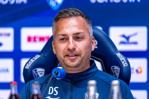 Bochums Interimscoach Siebers bleibt bis zur Länderspielpause auf jeden Fall im Amt Foto: David Inderlied/dpa