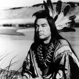 Graham Greene als Medizinmann