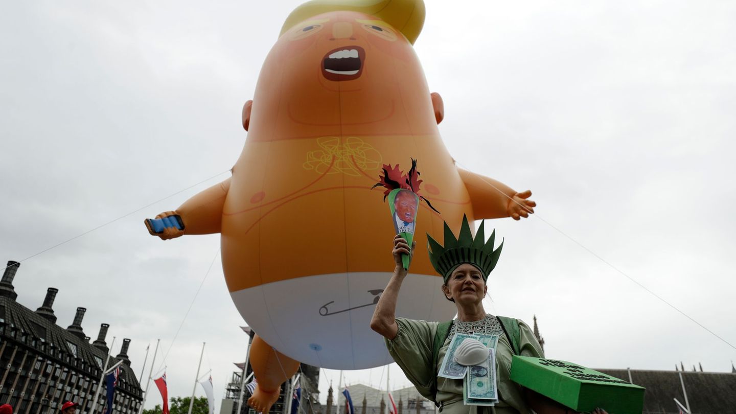 Schon beim ersten Staatsbesuch Trumps gab es Proteste. (Archivbild) Foto: Matt Dunham/AP/dpa