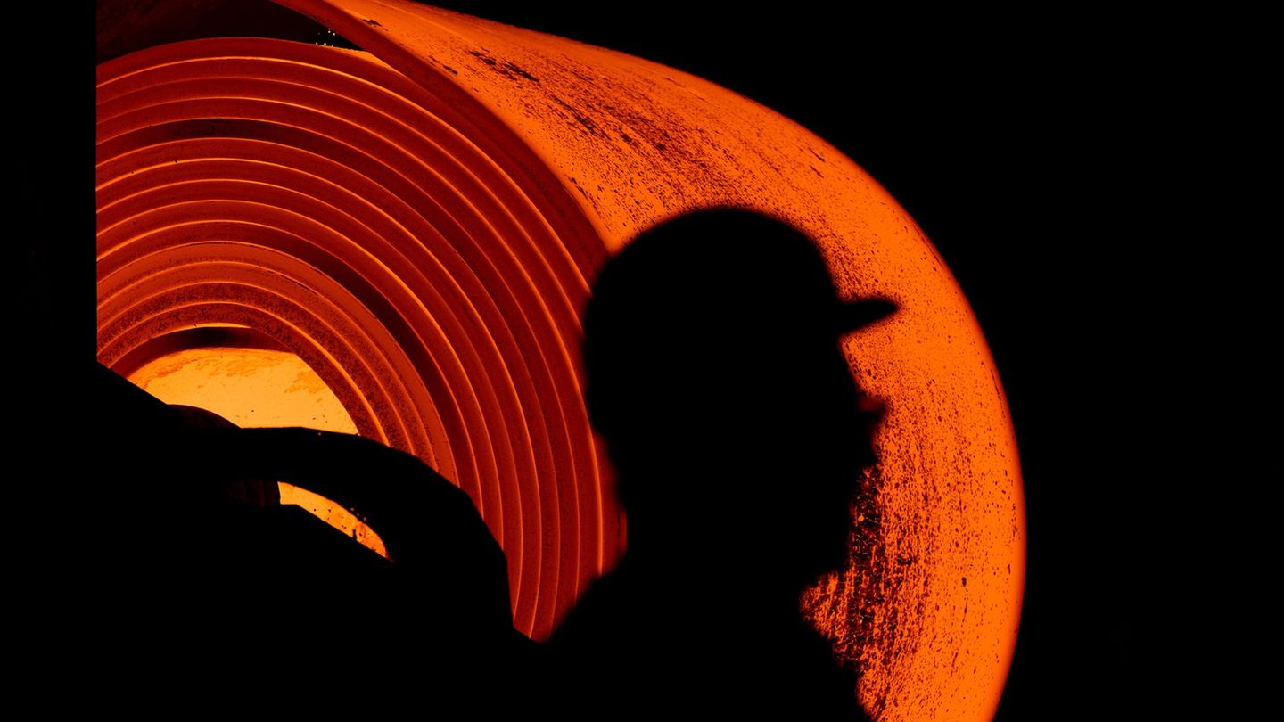Die indische Stahlkonzern Jindal Steel will die Stahlsparte von Thyssenkrupp kaufen. (Archivbild) Foto: Rolf Vennenbernd/dpa
