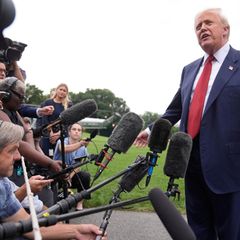 US-Präsident Donald Trump spricht vor Journalisten