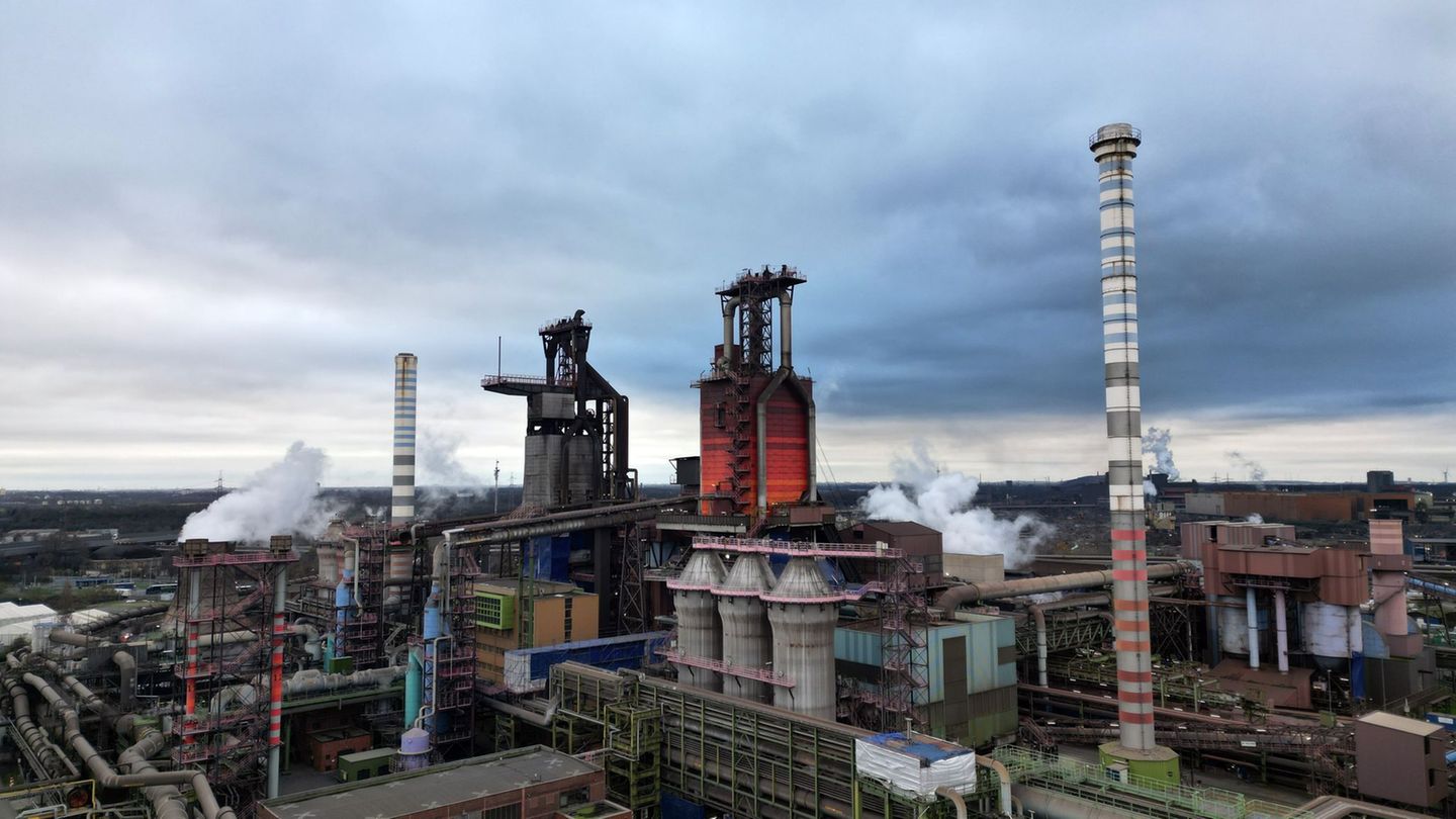 Ein indischer Stahlhersteller will die Stahlsparte von Thyssenkrupp kaufen. (Archivbild) Foto: Federico Gambarini/dpa
