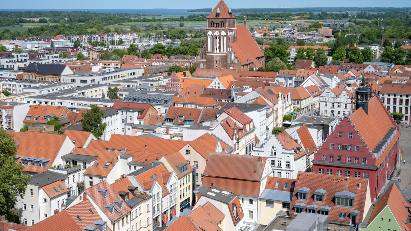 Die Mietpreisbremse soll Mieter vor überhöhten Mieten schützen. (Archivbild) Foto: Stefan Sauer/dpa