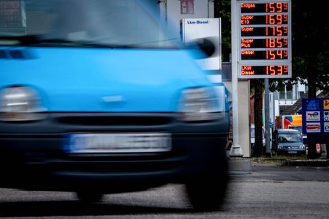 Es geht um eine Tankstellen-Raubserie in den Jahren 2023 und 2025 (Symbolbild) Foto: Sina Schuldt/dpa