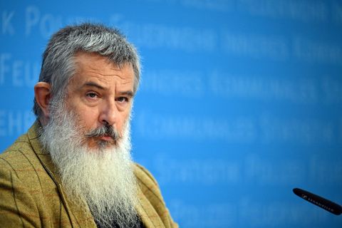 Thüringens Verfassungsschutzpräsident Stephan Kramer sieht seinen künftigen Amtskollegen auf Bundesebene, Sinan Selen, vor schwi