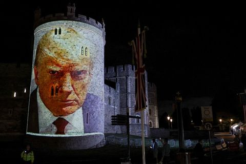 Eine von mehreren Trump-Projektionen auf Schloss Windsor