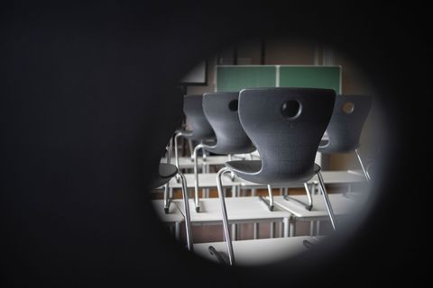 Im Jahr 2024 wurden an Schulen und Hochschulen in NRW 452 rechtsextreme Vorfälle registriert. (Illustration) Foto: Marijan Murat