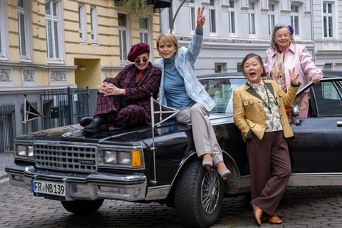 "Wir vier und der Enkeltrick": (v.l.) Helene (Katharina Thalbach), Irene (Uschi Glas), Annemarie (Soogi Kang) und Christel (Ur