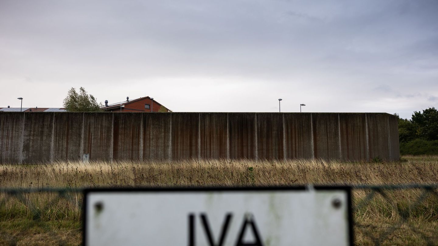 Blick auf die Justizvollzugsanstalt Sehnde in der Region Hannover. Foto: Moritz Frankenberg/dpa