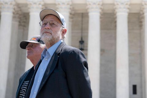Jerry Greenfield (rechts im Vordergrund) zusammen mit seinem Partner Ben Cohen von Ben & Jerry's