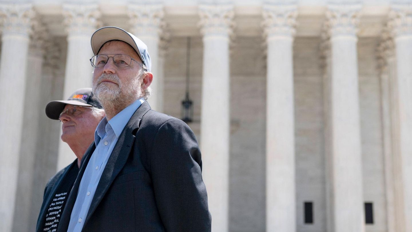 Jerry Greenfield (rechts im Vordergrund) zusammen mit seinem Partner Ben Cohen von Ben & Jerry's