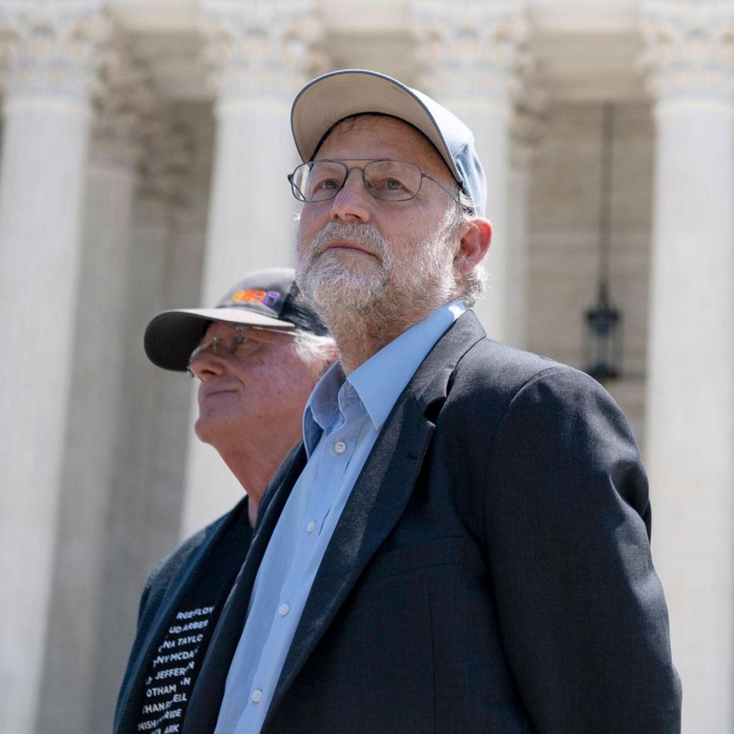 Jerry Greenfield (rechts im Vordergrund) zusammen mit seinem Partner Ben Cohen von Ben & Jerry's