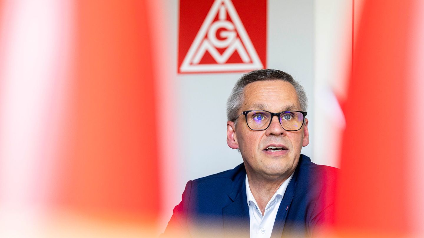 Angesichts des massiven demografischen Wandels sieht der Bezirksleiter der IG Metall, Thorsten Gröger, die Wirtschaft in Sachsen