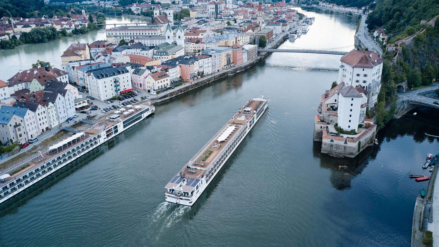 Jährlich kommen mehr als 3.000 Flusskreuzfahrtschiffe im Bereich Passau an. (Symbolbild) Foto: Tobias Köhler/dpa/dpa-tmn