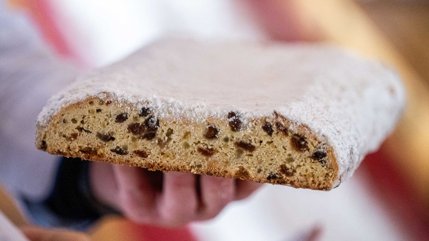 Ist der Weihnachtsstollen ein To-Go-Produkt? Eine neue Verpackungsregelung für hat bei Bäckern für Unmut gesorgt. (Symbolbild) F