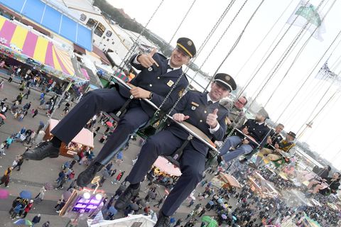 Die Polizei ist mit der "Wiesnwache" und zahlreichen Einsatzkräften auf dem Oktoberfest präsent. (Symbolbild) Foto: Felix Hörhag