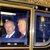 König Charles und Donald Trump in einer Kutsche