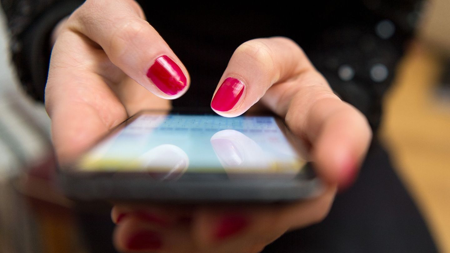 Love-Scamming: Drei Opfer wurden um mehr als 100.000 Euro betrogen. (Symbolbild) Foto: Sebastian Gollnow/dpa