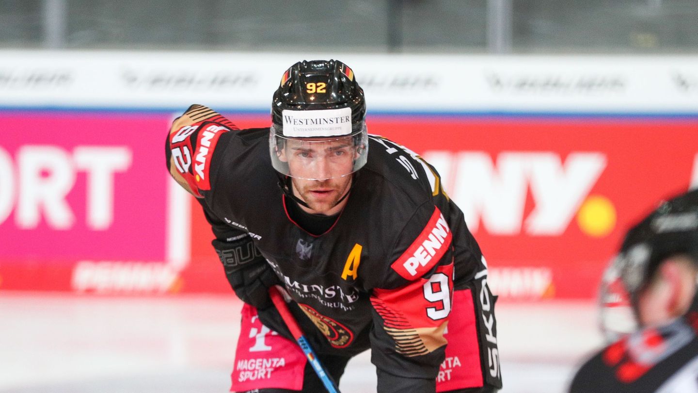 Nationalspieler Marcel Noebels fehlt den Eisbären verletzungsbedingt mehrere Wochen. (Archivbild) Foto: Christian Kolbert/dpa