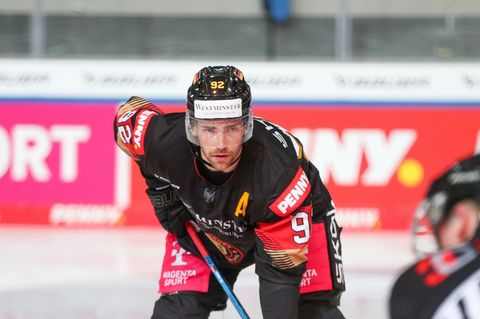 Nationalspieler Marcel Noebels fehlt den Eisbären verletzungsbedingt mehrere Wochen. (Archivbild) Foto: Christian Kolbert/dpa