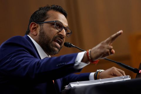 "Politischer Clown" – FBI-Chef Katel gerät bei Anhörung mit US-Senator aneinander