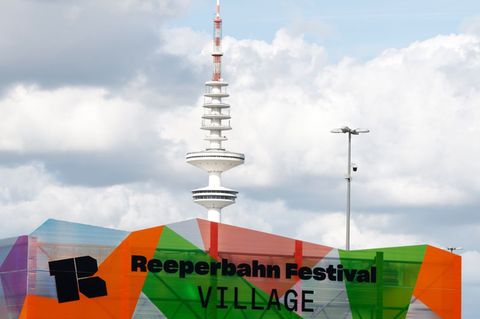 Es geht los: Das Reeperbahn-Festival 2025 ist eröffnet und bietet 450 Konzerte auf 65 Bühnen und Spielorten. Foto: Georg Wendt/d