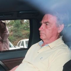 Brasiliens früherer Präsident Jair Bolsonaro verlässt ein Krankenhaus
