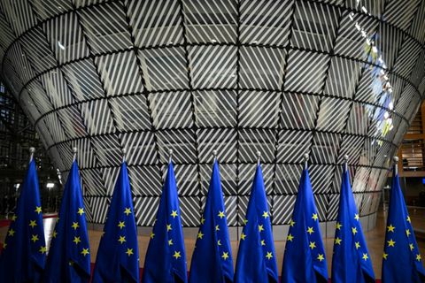EU-Flaggen im Brüsseler Ratsgebäude