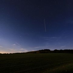 Komet fliegt auf die Erde zu