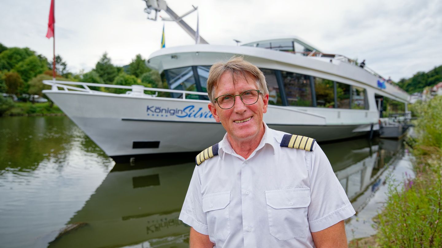 Auf der "Königin Silvia" hat Karl Hofstätter auch schon die echte Königin Silvia begrüßt. Foto: Uwe Anspach/dpa