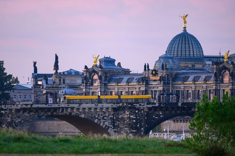 Die Temperaturen steigen in den kommenden Tagen immer weiter. (Symbolbild) Foto: Robert Michael/dpa