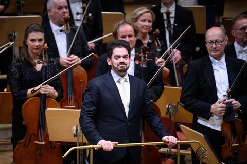 Die Ausladung des israelischen Dirigenten Lahav Shani von einem Festival in Gent stößt weiterhin auf Kritik. Foto: Bernd von Jut