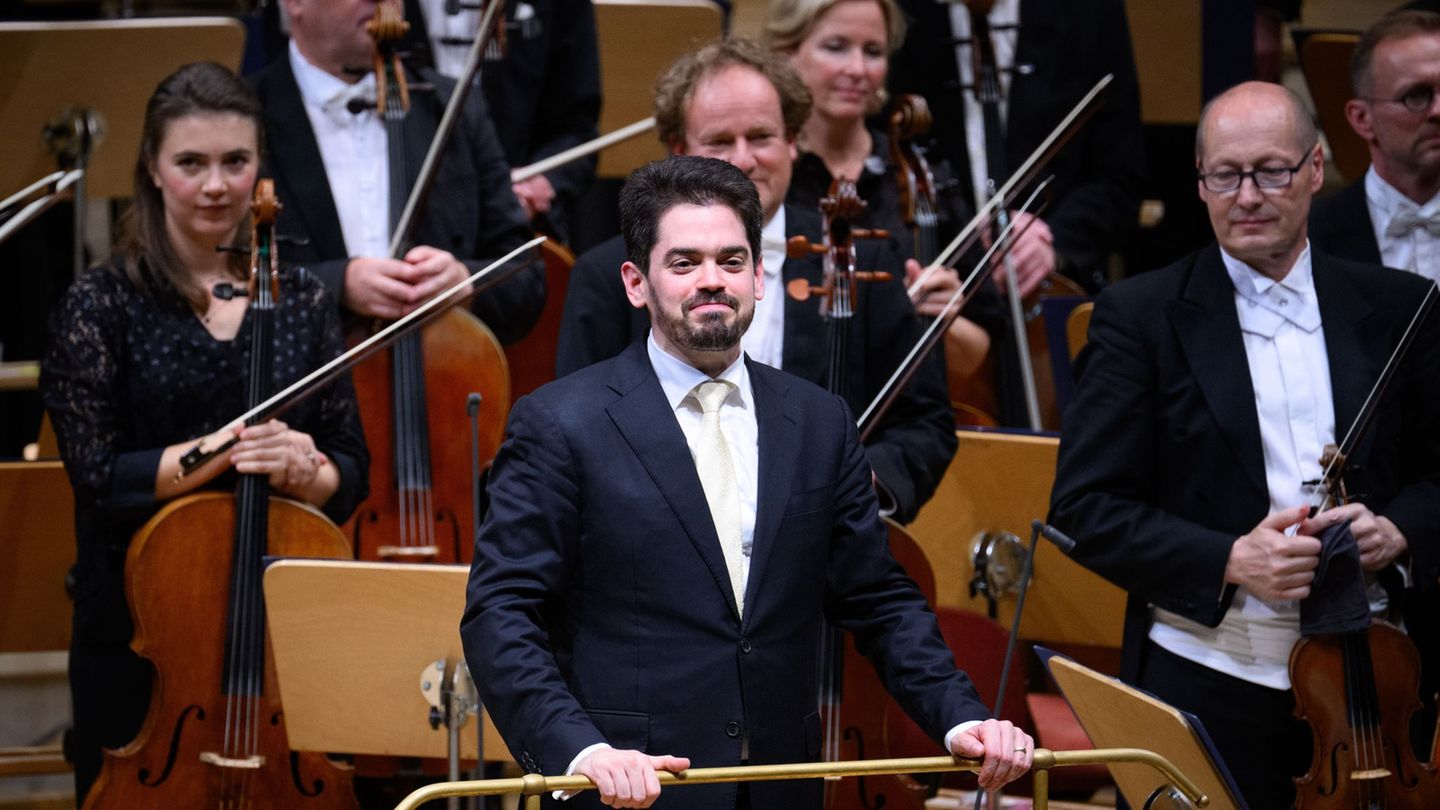 Die Ausladung des israelischen Dirigenten Lahav Shani von einem Festival in Gent stößt weiterhin auf Kritik. Foto: Bernd von Jut