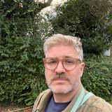 Wegen des quadratischen Sensors kann man zudem per Knopfdruck auf eine horizontale Ansicht wechseln. Und ja: Auch hier lässt sich die Ansicht noch erweitern