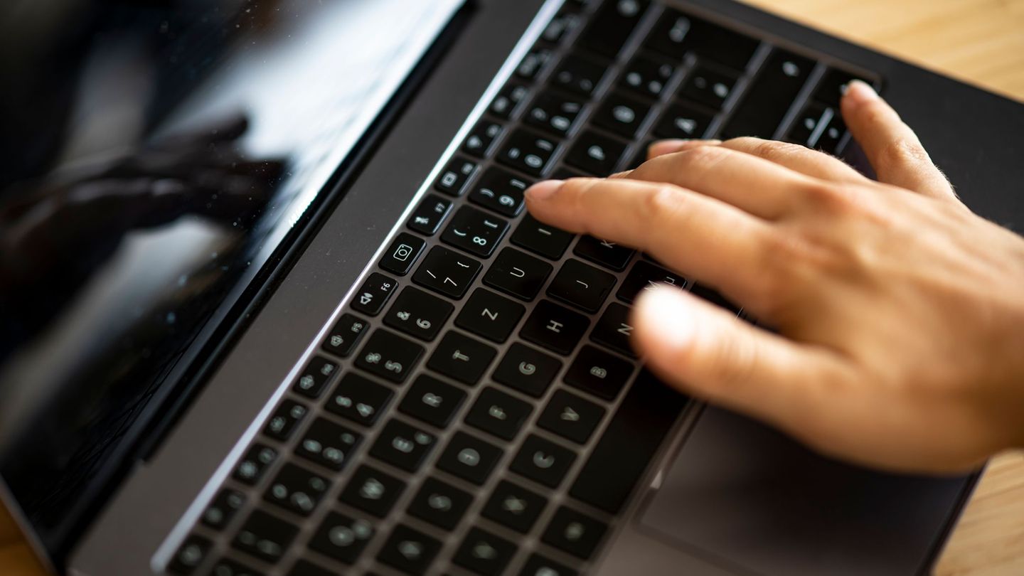 Digitale Wohnsitzanmeldung bald sachsenweit verfügbar. (Symbolbild) Foto: Fabian Sommer/dpa