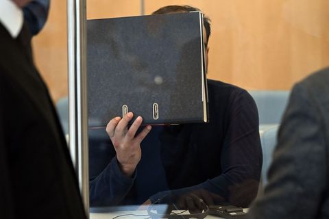Urteil gegen zwei mutmaßliche IS-Terroristen verkündet. (Archivbild) Foto: Federico Gambarini/dpa