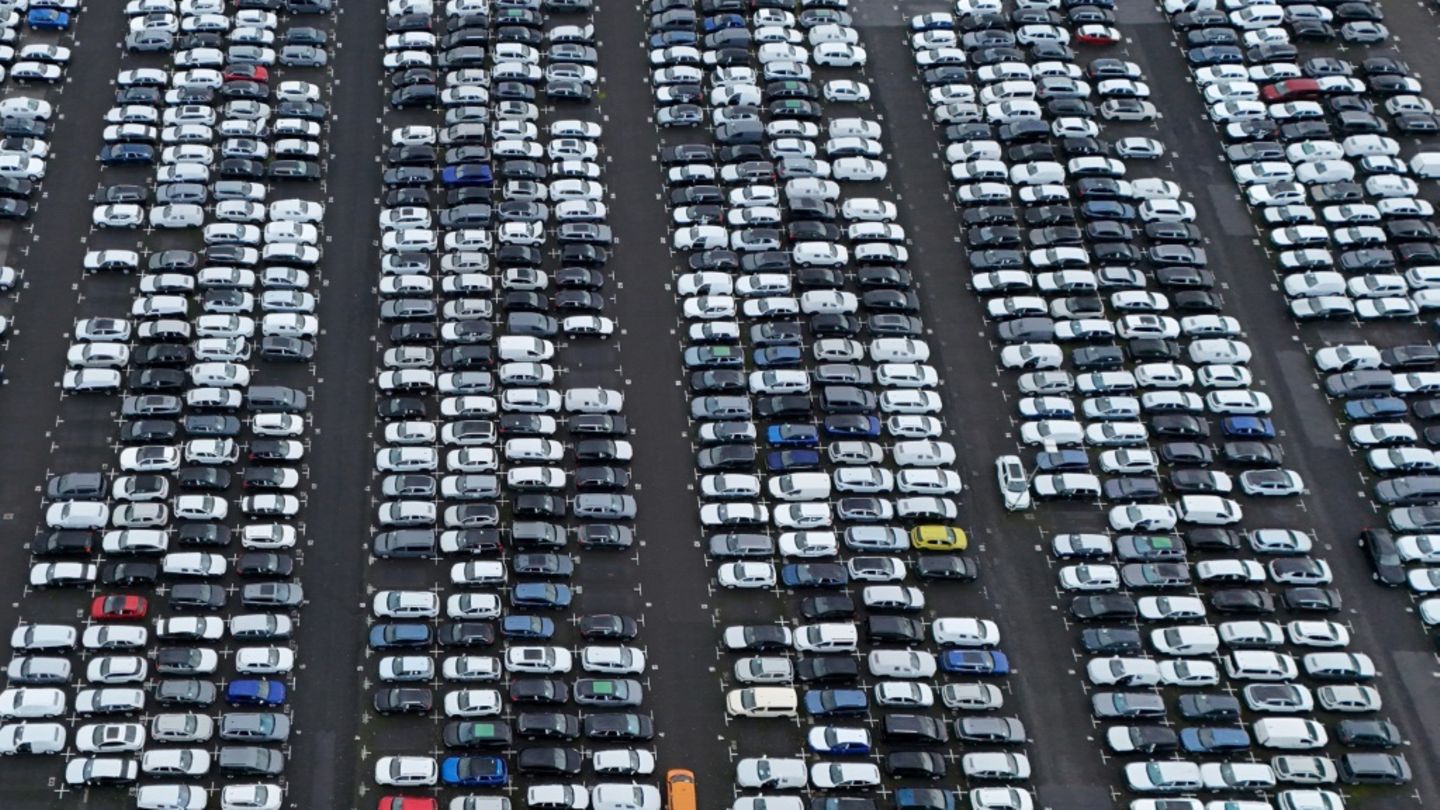 Autos auf Parkplatz