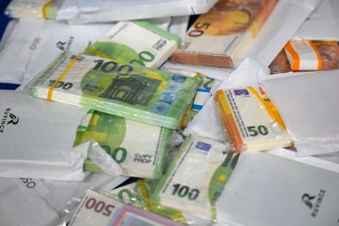 Beschlagnahmtes Falschgeld in Frankreich