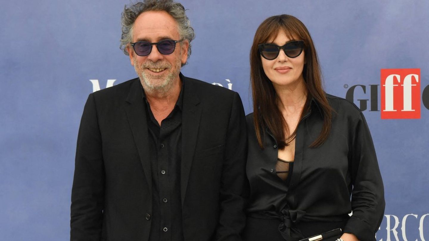 Tim Burton und Monica Bellucci bei einem Event 2025 in Italien.