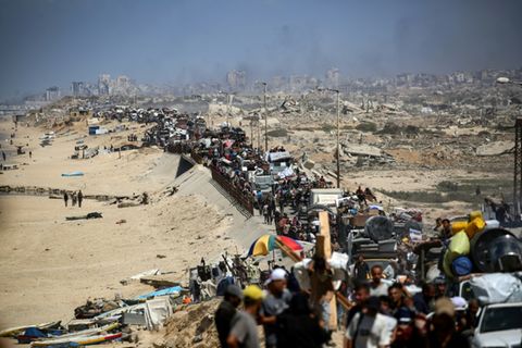 Einwohner fliehen aus der Stadt Gaza
