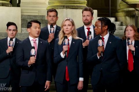 Talkshow-Ikone "unterwirft" sich Trump in düsterem Sketch