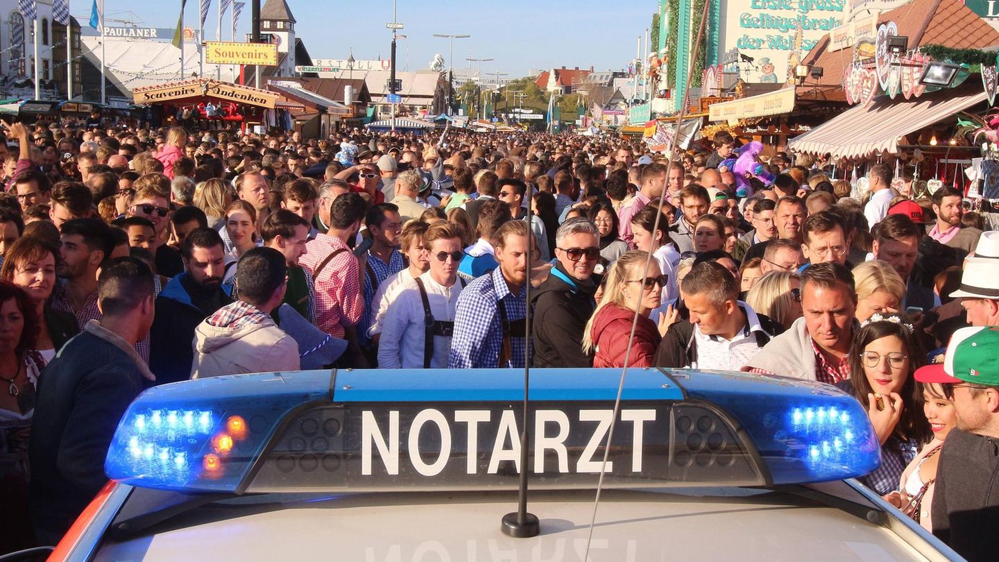 Sanitäter und Notärzte im Einsatz auf der Wiesn